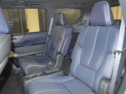 New 2026 INFINITI QX80 4WD image 38
