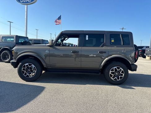 New 2026 Ford Bronco Outer Banks AWD/4WD image 3