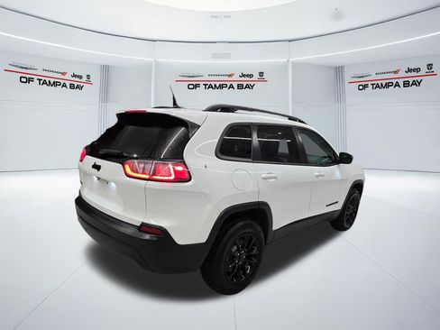 Used 2023 Jeep Cherokee Altitude Lux AWD/4WD image 6