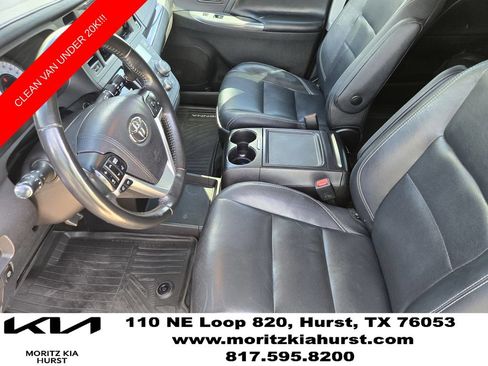 Used 2017 Toyota Sienna SE FWD image 18
