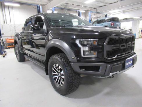 Used 2019 Ford F150 Raptor w/ Equipment Group 802A Luxury image 3