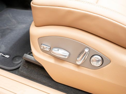 New 2026 Porsche Macan AWD/4WD image 28