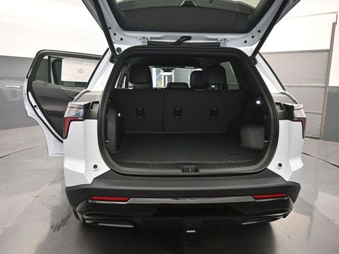 New 2026 Chevrolet Equinox RS w/ Convenience Package III FWD image 8