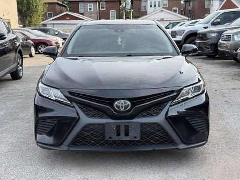 Used 2018 Toyota Camry SE w/ Audio Package FWD image 2