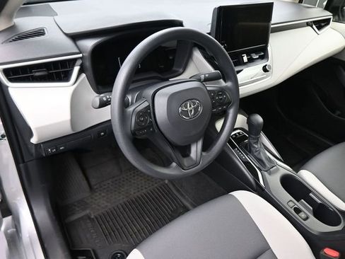 Used 2026 Toyota Corolla LE FWD image 18