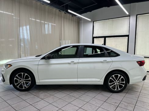 Used 2025 Volkswagen Jetta Sport FWD image 10