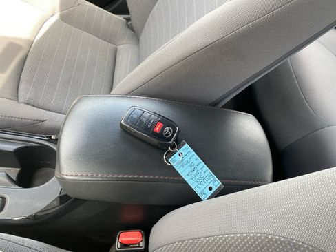 Used 2024 Toyota Corolla SE FWD image 30