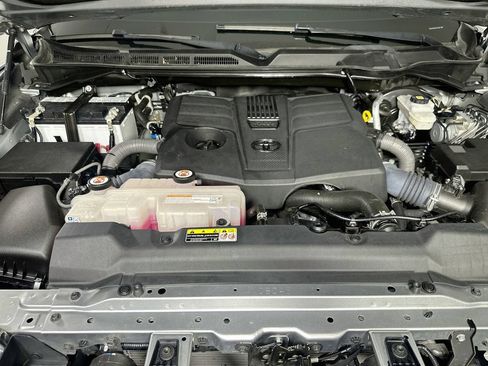Used 2023 Toyota Tundra Platinum AWD/4WD image 10