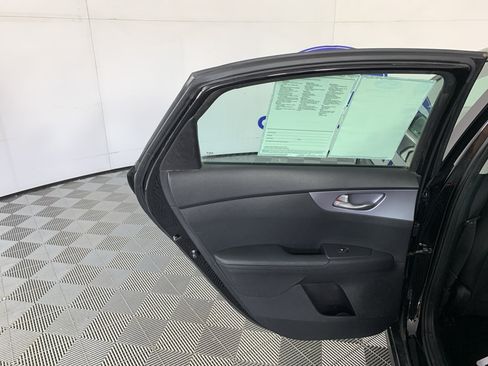 Used 2022 Kia Forte LXS FWD image 27
