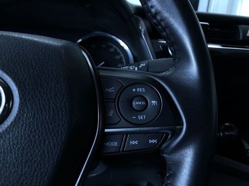 Certified 2020 Toyota Camry XLE image 25