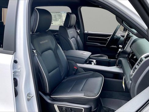 New 2026 RAM 1500 Laramie AWD/4WD image 21