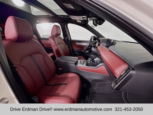 Used 2025 MAZDA CX-70 Plug-In Hybrid w/ Premium Plus image 24