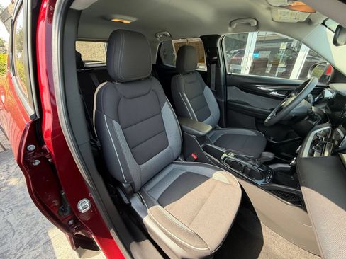 Used 2025 Chevrolet TrailBlazer LT FWD image 35