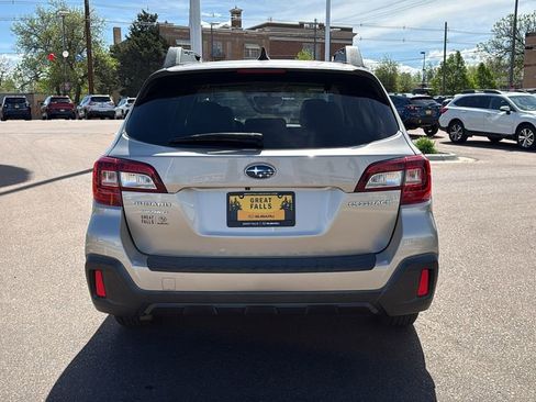 Used 2018 Subaru Outback 2.5i Premium AWD/4WD image 6
