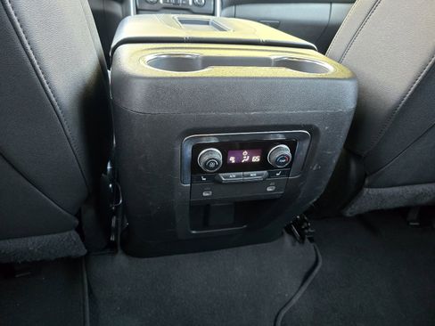 Used 2023 Chevrolet Suburban Premier image 24