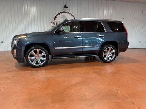 Used 2020 Cadillac Escalade Luxury AWD/4WD image 4