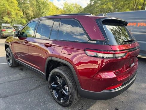 New 2025 Jeep Grand Cherokee Limited w/ Black Appearance Package image 6