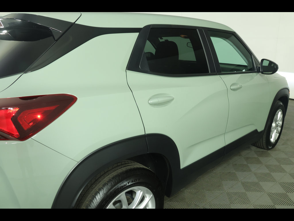 Used 2025 Chevrolet TrailBlazer LS w/ LS Convenience Package FWD image 18