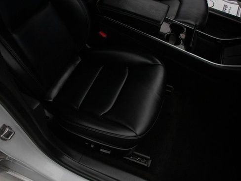 Used 2020 Tesla Model 3 Long Range image 17