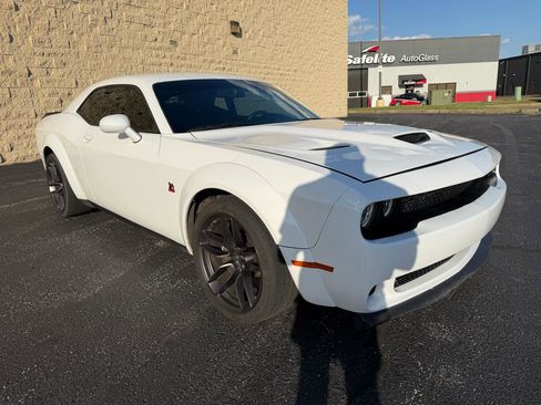 Used 2022 Dodge Challenger R/T Scat Pack RWD image 7