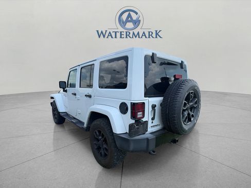 Used 2018 Jeep Wrangler Unlimited Sahara AWD/4WD image 5