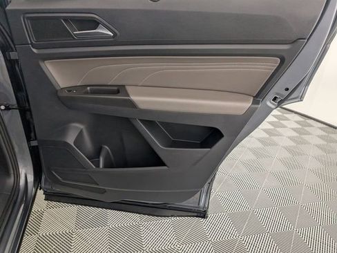Used 2023 Volkswagen Atlas SE AWD/4WD image 35