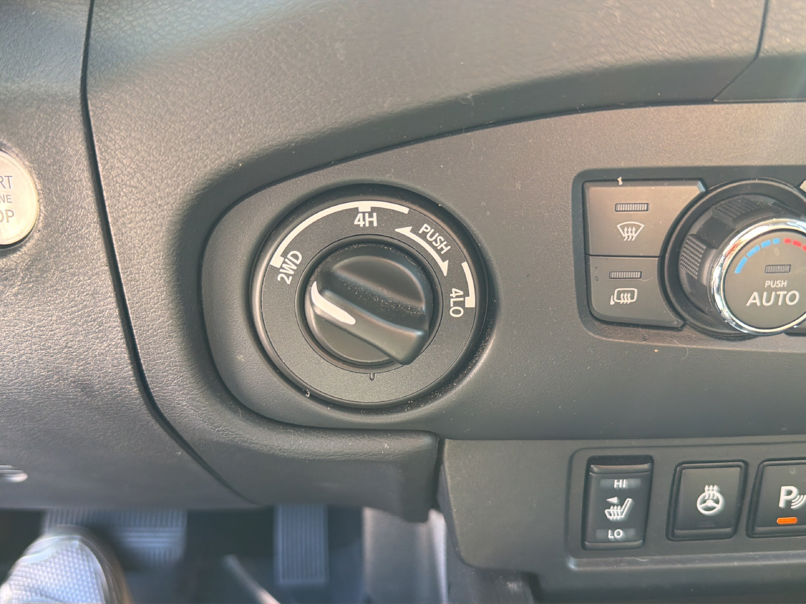 Used 2022 Nissan Frontier SV AWD/4WD image 26
