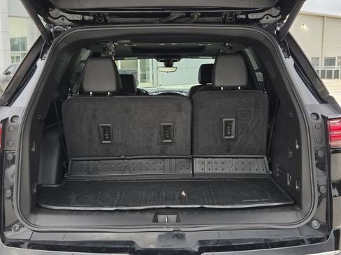 Used 2023 Chevrolet Traverse High Country w/ LPO, Floor Liner Package FWD image 41