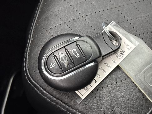 Used 2018 MINI Cooper S image 37