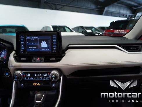 Used 2021 Toyota RAV4 XLE Premium FWD image 33