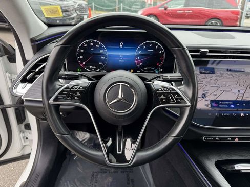 Used 2025 Mercedes-Benz E 350 4MATIC Sedan image 30