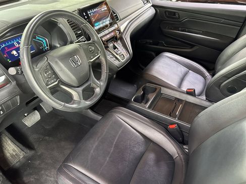 Used 2023 Honda Odyssey Sport image 4