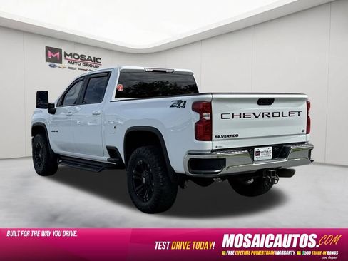 Used 2024 Chevrolet Silverado 2500 LT AWD/4WD image 5