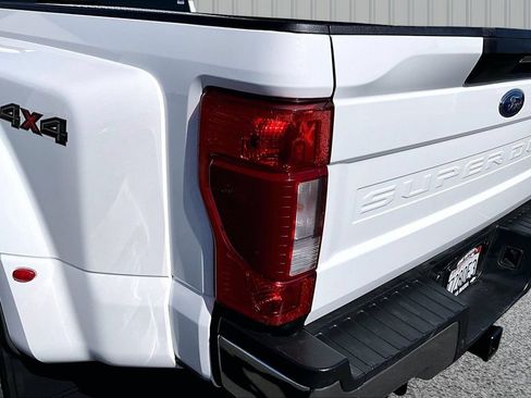 Used 2021 Ford F350 Lariat w/ Lariat Ultimate Package AWD/4WD image 28