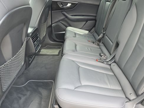 Used 2025 Audi Q7 3.0T Premium Plus AWD/4WD image 8