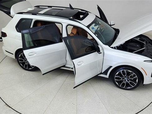 Used 2025 BMW X7 xDrive40i w/ M Sport Package image 87