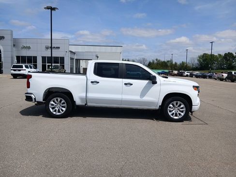 Used 2024 Chevrolet Silverado 1500 Custom image 9
