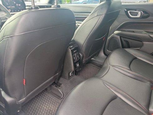 Used 2025 Jeep Compass Trailhawk AWD/4WD image 13
