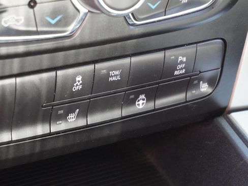 Used 2020 RAM 1500 Classic SLT w/ Luxury Group AWD/4WD image 27