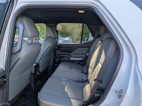 Used 2025 Toyota 4Runner Trailhunter image 15