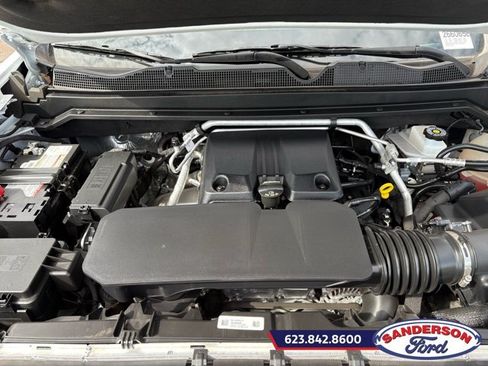 Used 2025 Chevrolet Colorado ZR2 w/ Technology Package AWD/4WD image 9