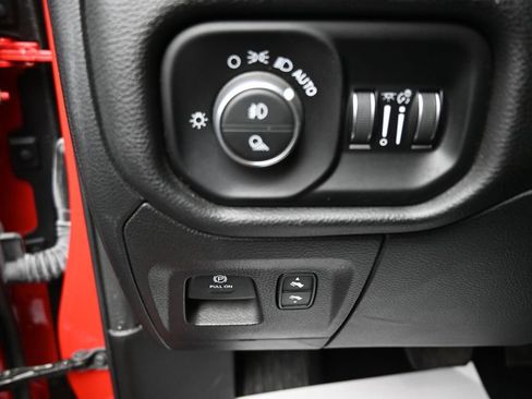 Used 2025 RAM 1500 Big Horn AWD/4WD image 12