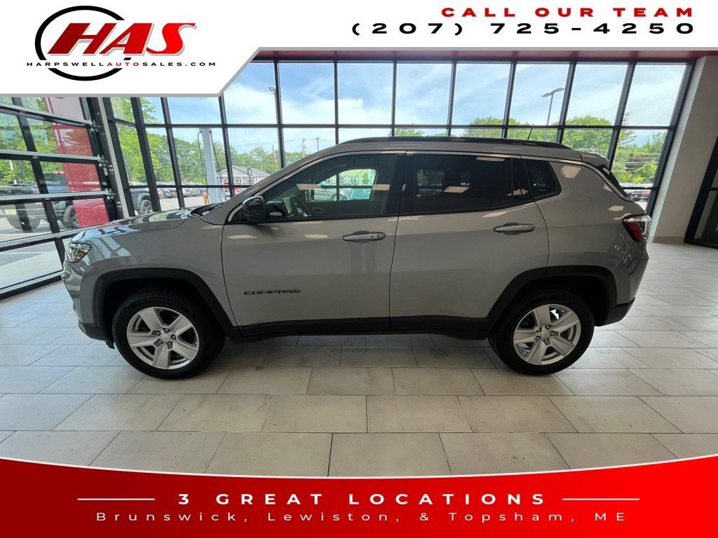 Used 2022 Jeep Compass Latitude AWD/4WD image 2