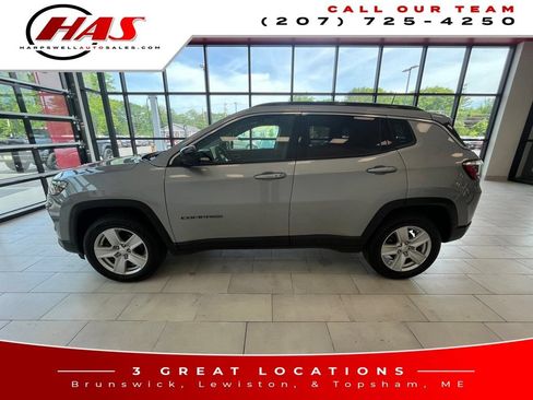 Used 2022 Jeep Compass Latitude AWD/4WD image 2