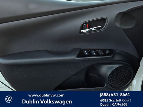 Used 2018 Toyota Prius Prime Premium image 10