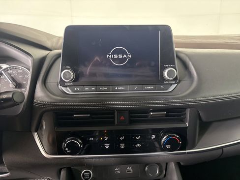 Used 2023 Nissan Rogue S image 14