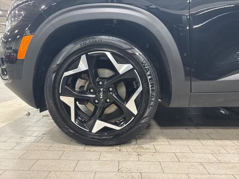 Used 2024 Kia Seltos EX image 25