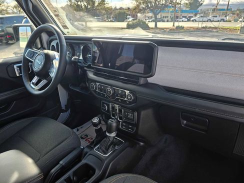 Used 2024 Jeep Wrangler Sahara image 12