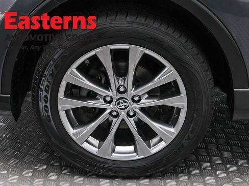 Used 2018 Toyota RAV4 Limited image 36