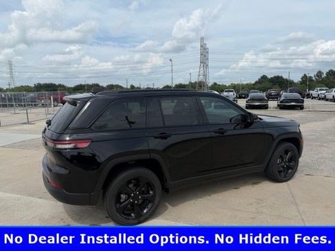 Used 2023 Jeep Grand Cherokee Altitude RWD image 3